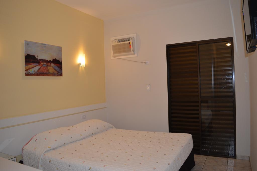 27 Praia Hotel - Frente Mar Бертиога Стая снимка