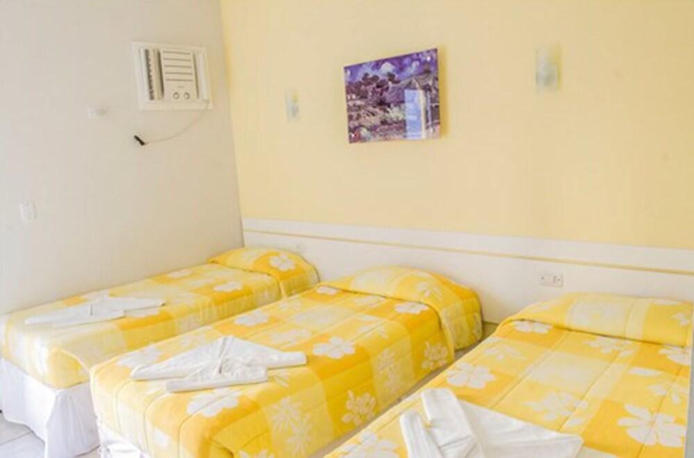 27 Praia Hotel - Frente Mar Бертиога Екстериор снимка